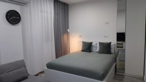 Studio Apartment 12 Minutes from Bahai's garden